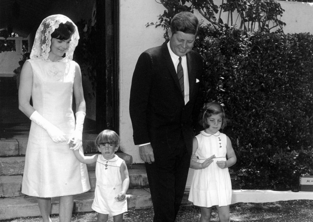 Τα μυστικά της πολιτικής δυναστείας των Kennedy και οι σκιές στην ιστορία τους